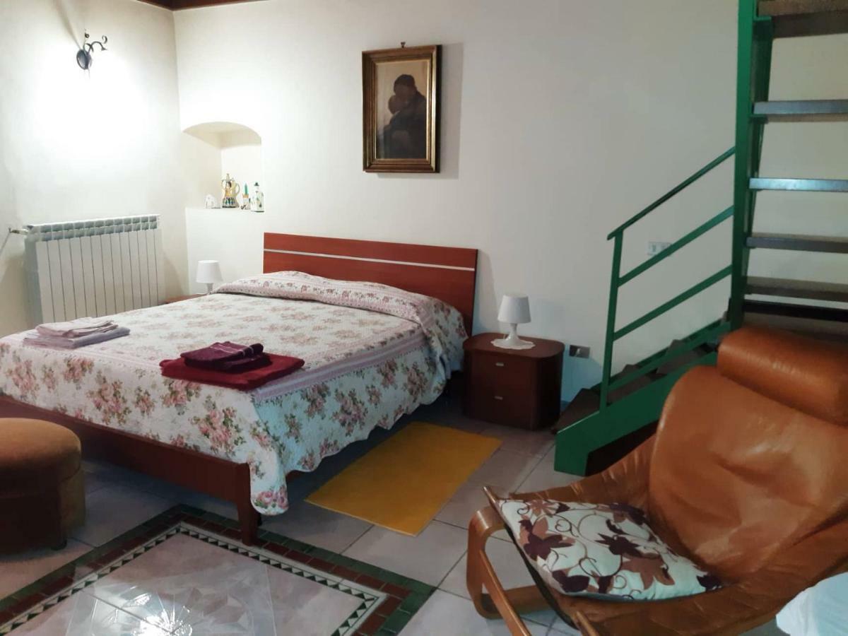 B&B Il Nespolo Салерно Экстерьер фото